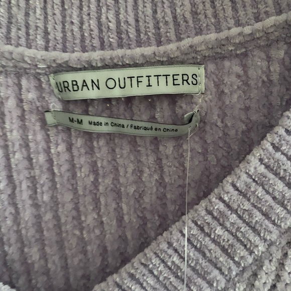 NWT Urban Outfitters Cropped Sweater - Picture 3 of 4
